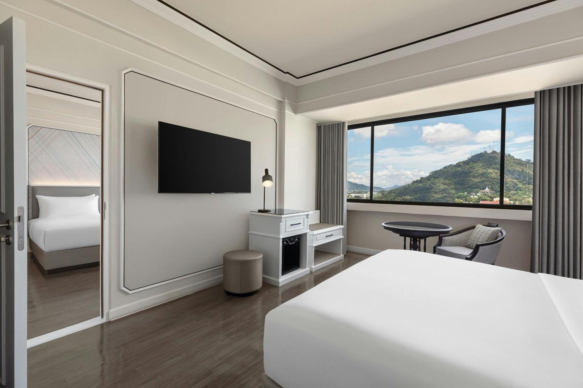 Courtyard By Marriott Phuket Town Hotel Ngoại thất bức ảnh